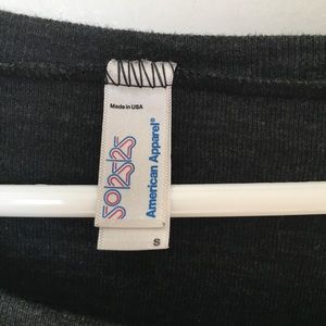 Alaska raven cropped long sleeve tee